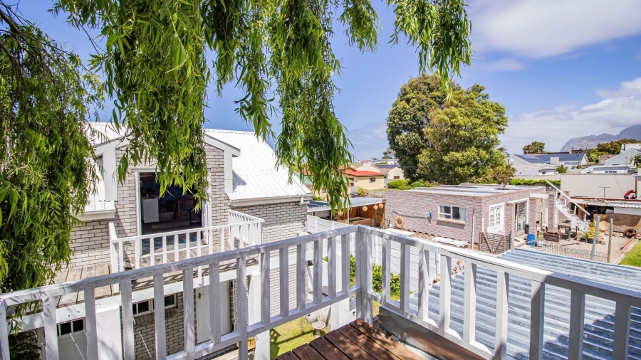 4 Bedroom Property for Sale in Kleinmond Western Cape